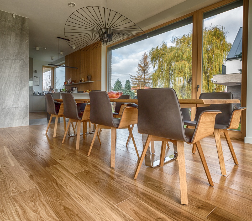 Hover Wooden floor boards